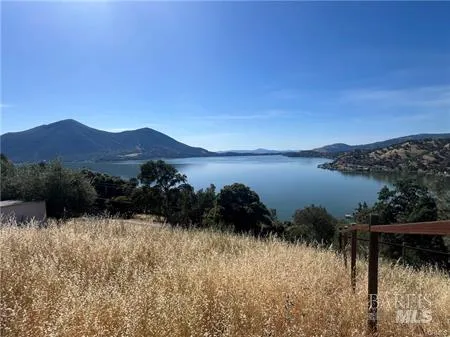 2995 Oak Crest Drive Clearlake, CA 95423