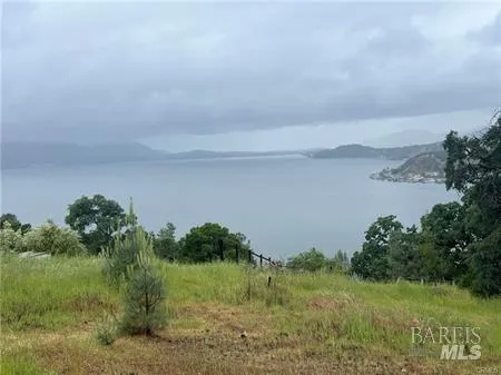 2995 Oak Crest Drive Clearlake, CA 95423