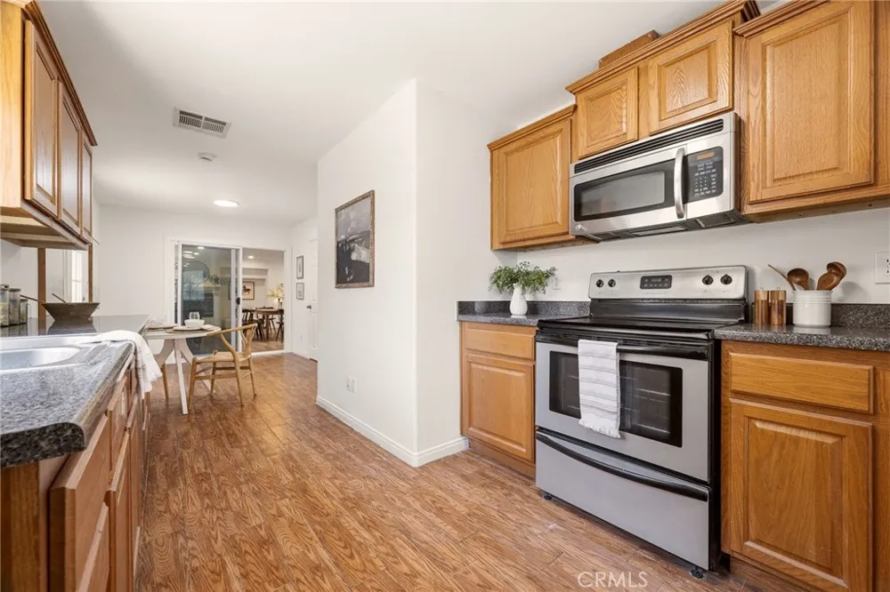 10401 Park Street Bellflower, CA 90706