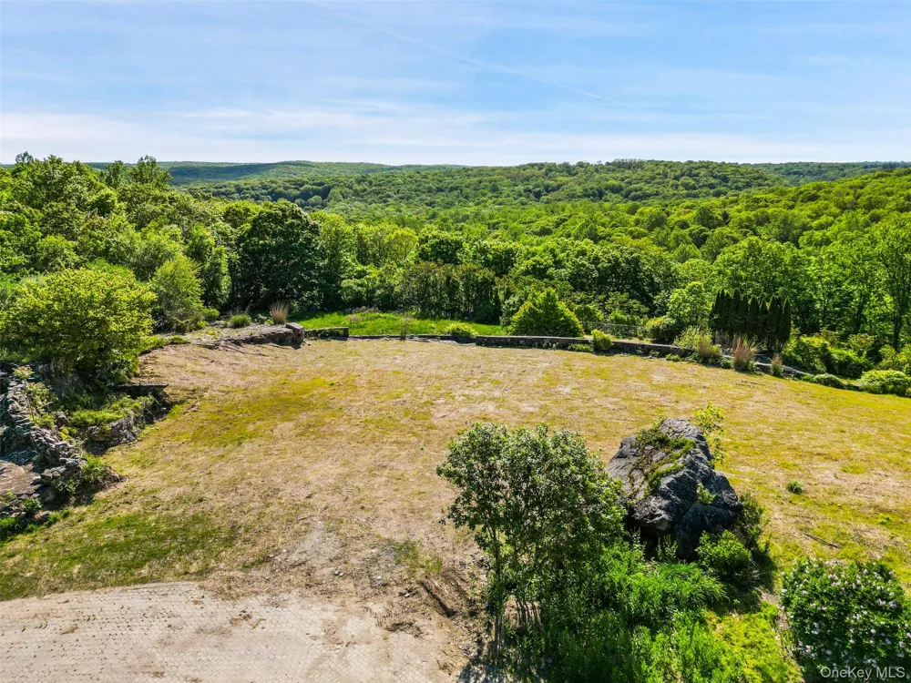 371-383 Pea Pond Road Katonah, NY 10536