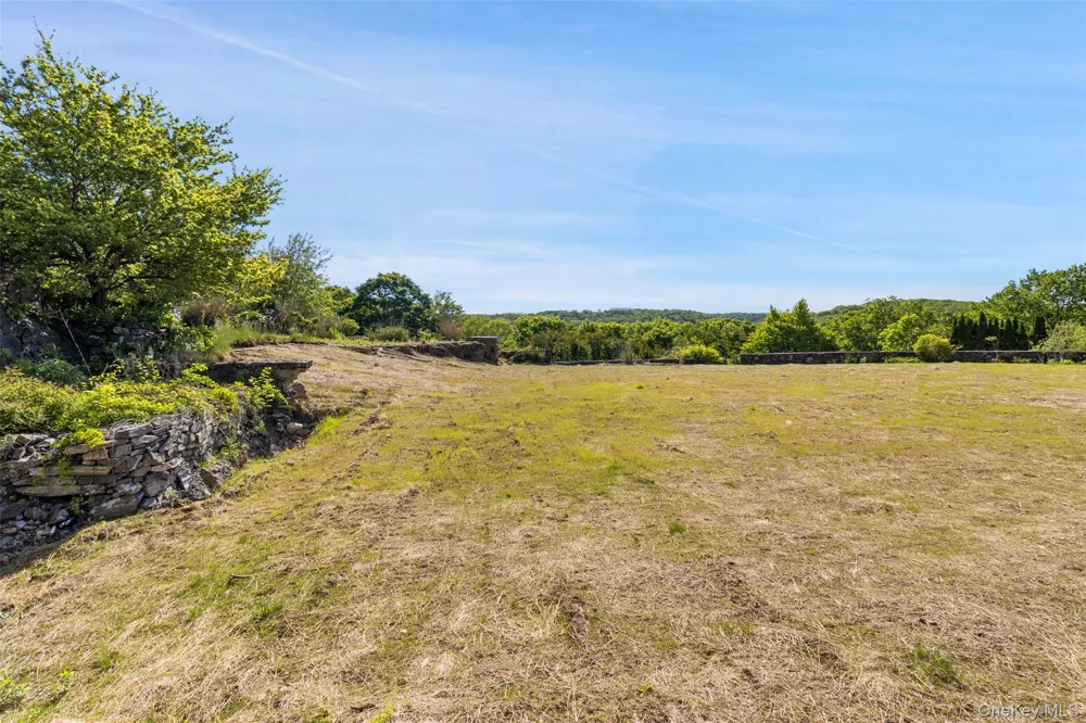 371-383 Pea Pond Road Katonah, NY 10536