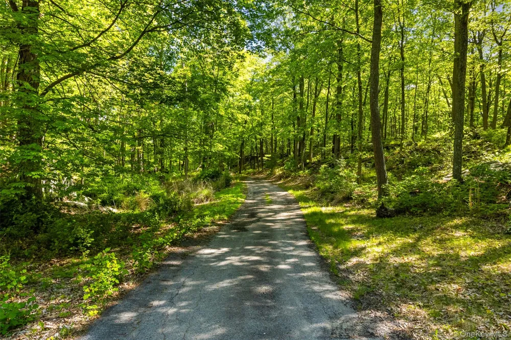 371-383 Pea Pond Road Katonah, NY 10536