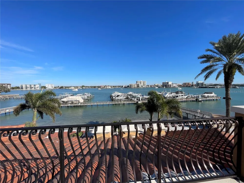 521 MANDALAY AVENUE #309 Clearwater Beach, FL 33767