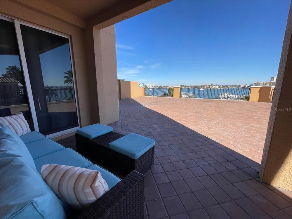 521 MANDALAY AVENUE #309 Clearwater Beach, FL 33767