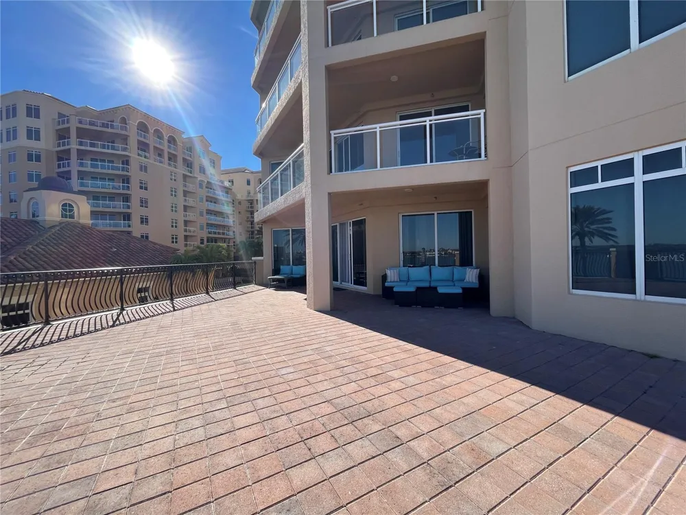 521 MANDALAY AVENUE #309 Clearwater Beach, FL 33767