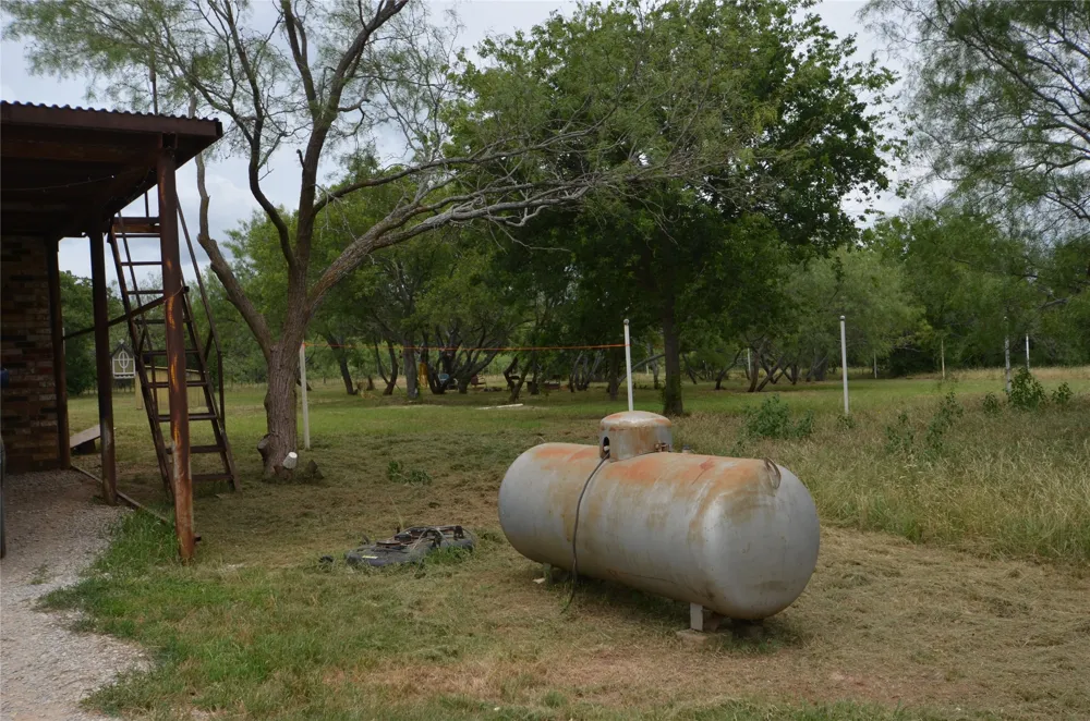 334 Cook Road Jacksboro, TX 76458
