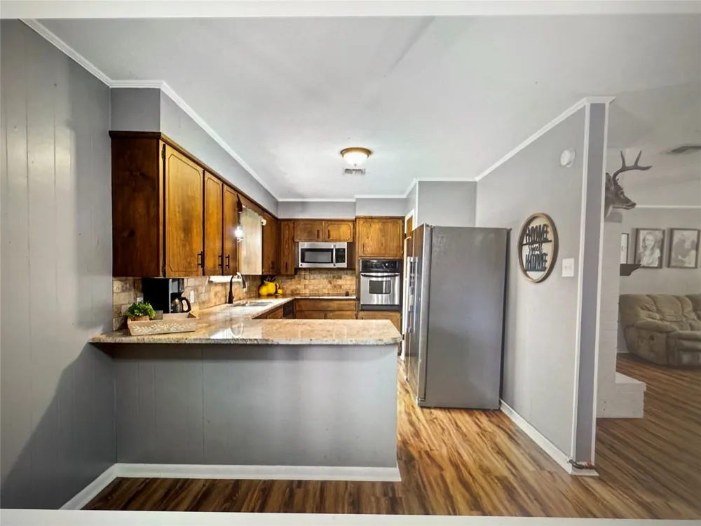521 Wood Axtell, TX 76624