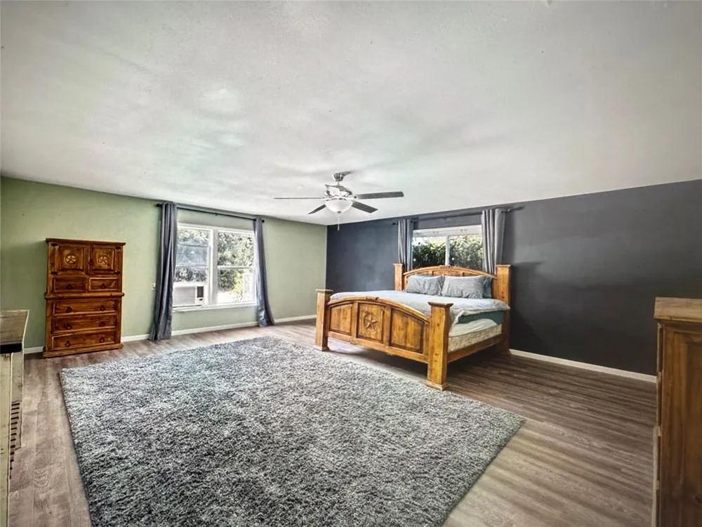 521 Wood Axtell, TX 76624