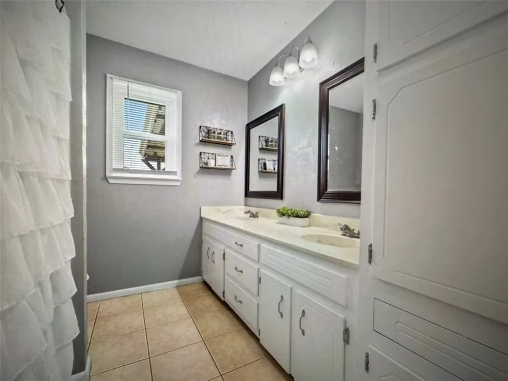 521 Wood Axtell, TX 76624