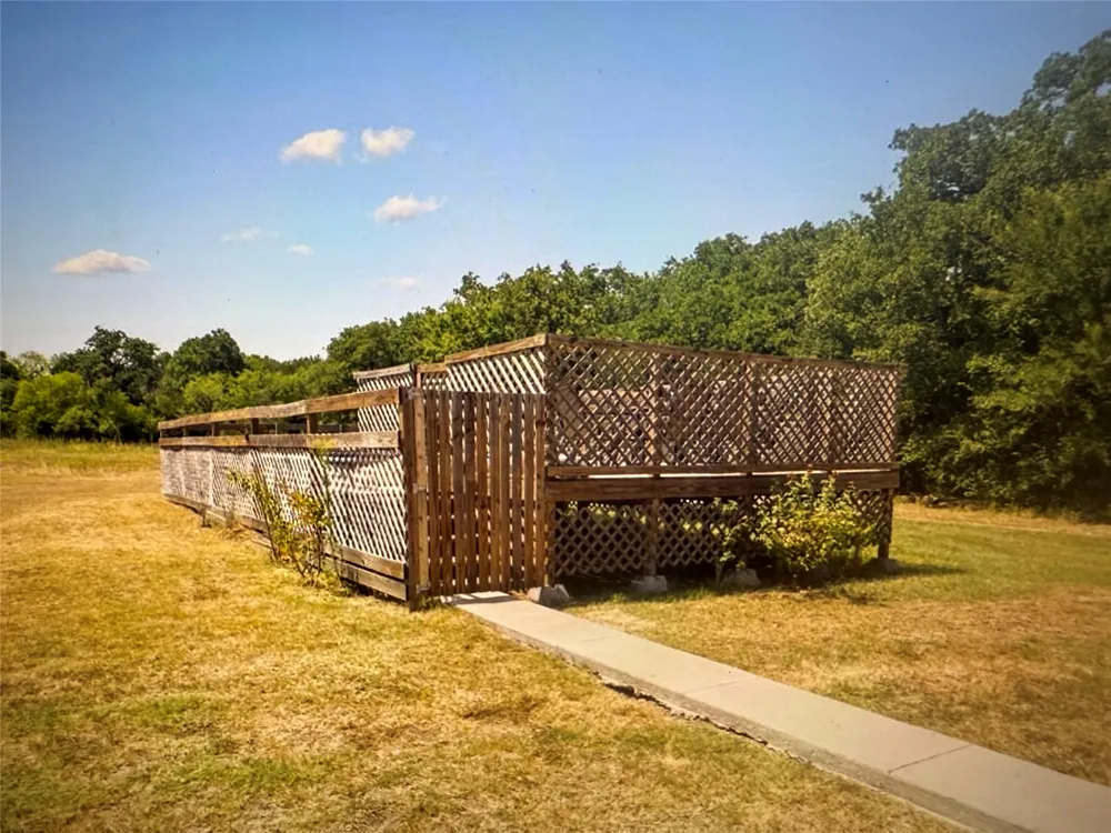 521 Wood Axtell, TX 76624