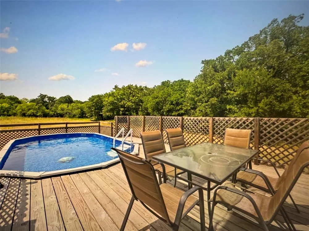 521 Wood Axtell, TX 76624
