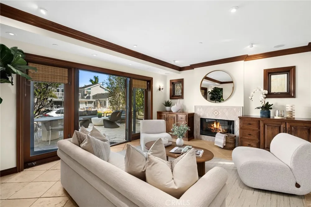 707 Larkspur Avenue Corona del Mar, CA 92625