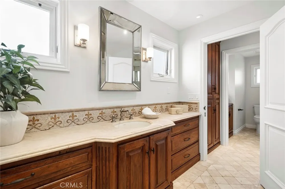 707 Larkspur Avenue Corona del Mar, CA 92625