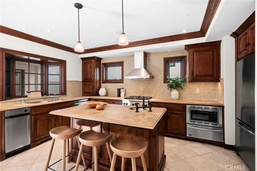 707 Larkspur Avenue Corona del Mar, CA 92625