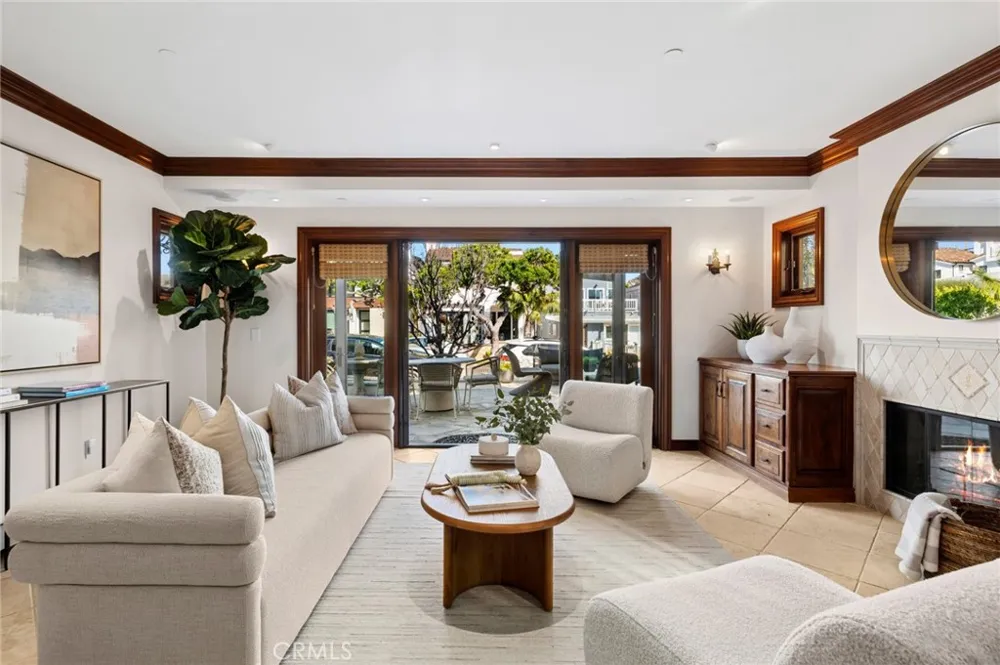 707 Larkspur Avenue Corona del Mar, CA 92625