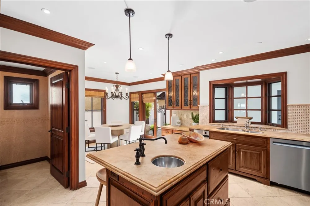 707 Larkspur Avenue Corona del Mar, CA 92625