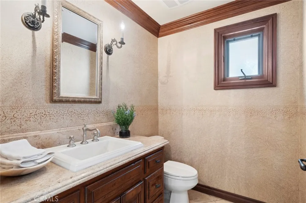 707 Larkspur Avenue Corona del Mar, CA 92625