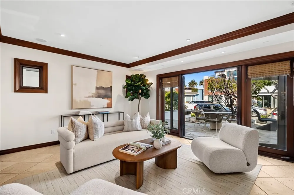 707 Larkspur Avenue Corona del Mar, CA 92625