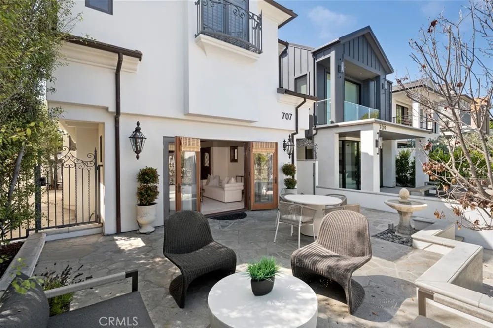 707 Larkspur Avenue Corona del Mar, CA 92625