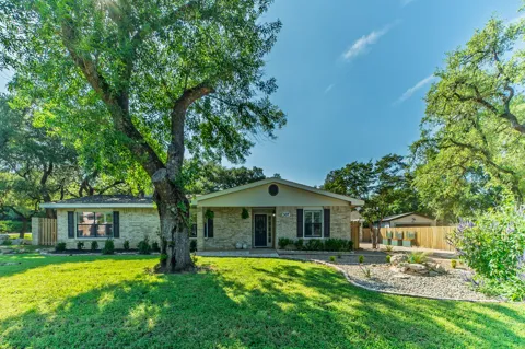 307 Lakeway Drive