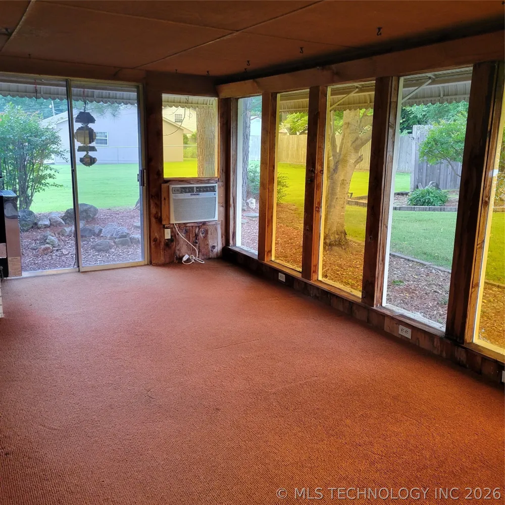 1302 SE 12th Street Wagoner, OK 74467