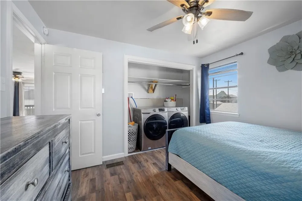 622 S Sandpiper Ingleside, TX 78362