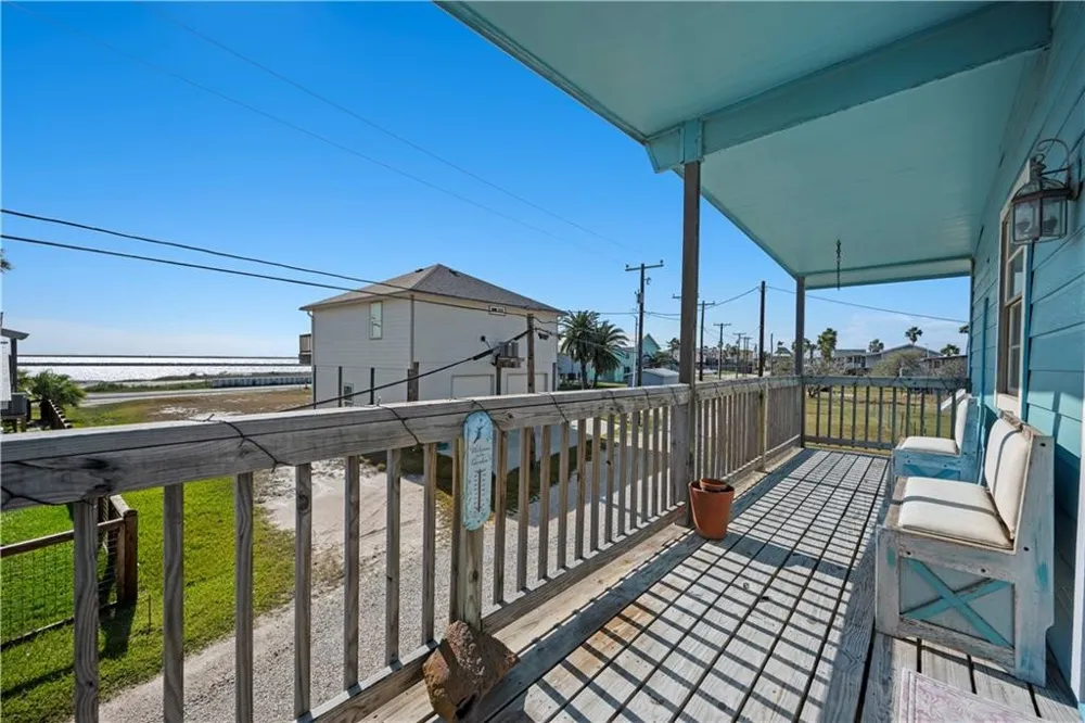 622 S Sandpiper Ingleside, TX 78362
