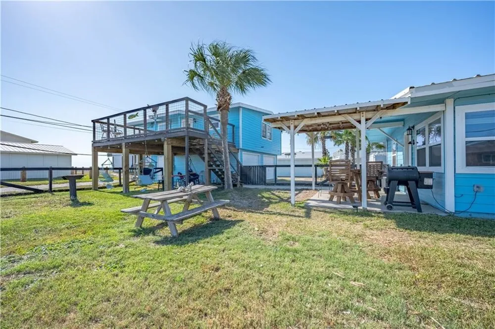 622 S Sandpiper Ingleside, TX 78362