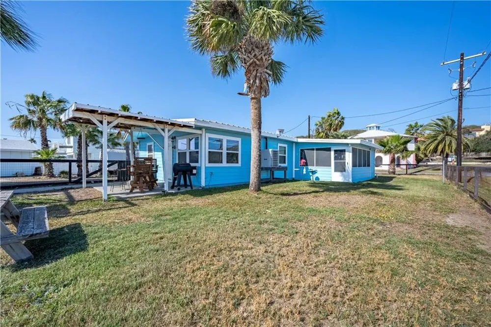 622 S Sandpiper Ingleside, TX 78362