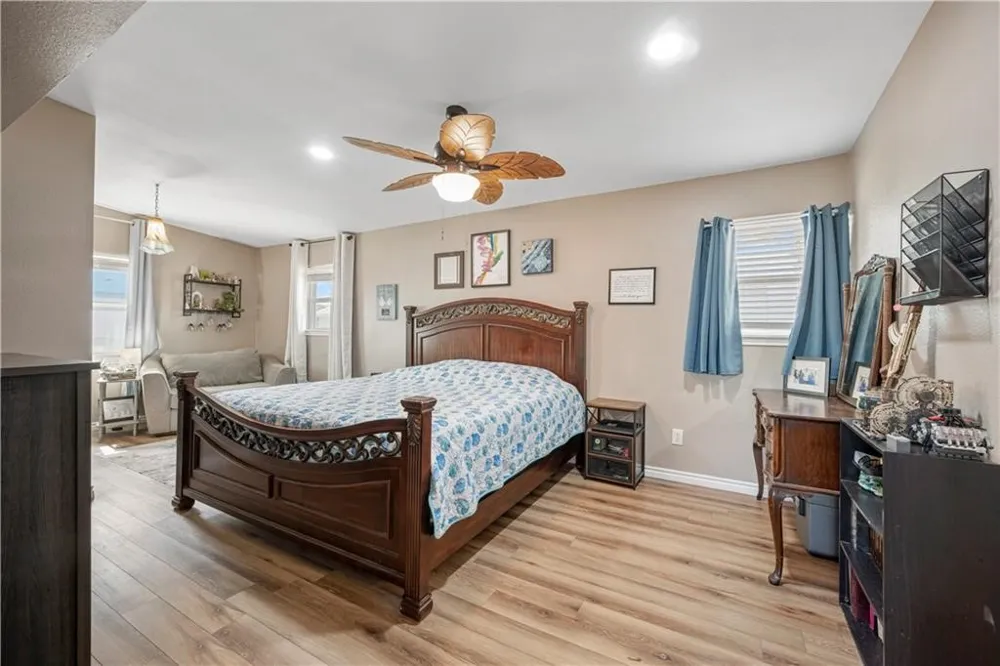 622 S Sandpiper Ingleside, TX 78362