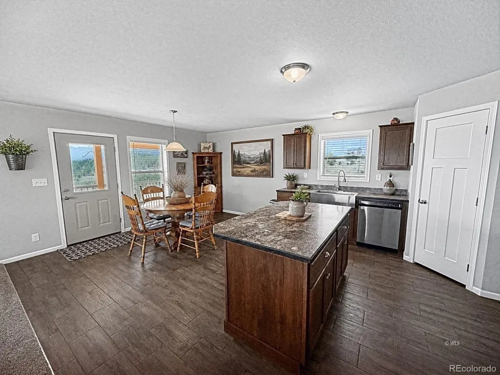 296 Arapahoe Circle Westcliffe, CO 81252
