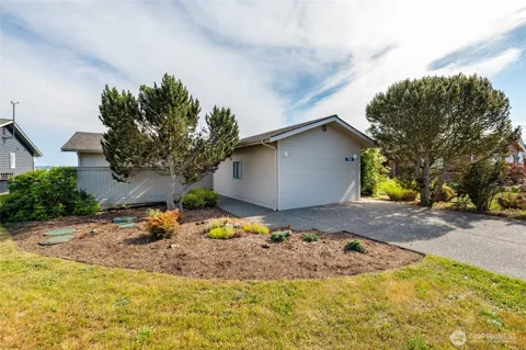 754 Livingston Bay Shore Drive