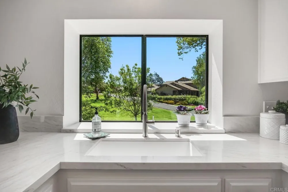 4122 Oak Island Fallbrook, CA 92028