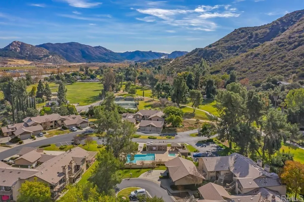 4122 Oak Island Fallbrook, CA 92028