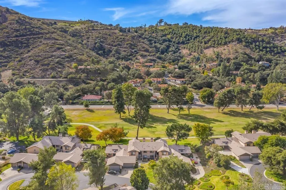 4122 Oak Island Fallbrook, CA 92028