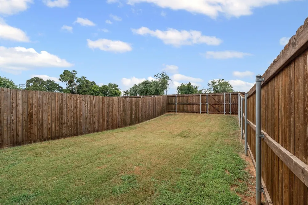 136 Abbey Park Court Granbury, TX 76049