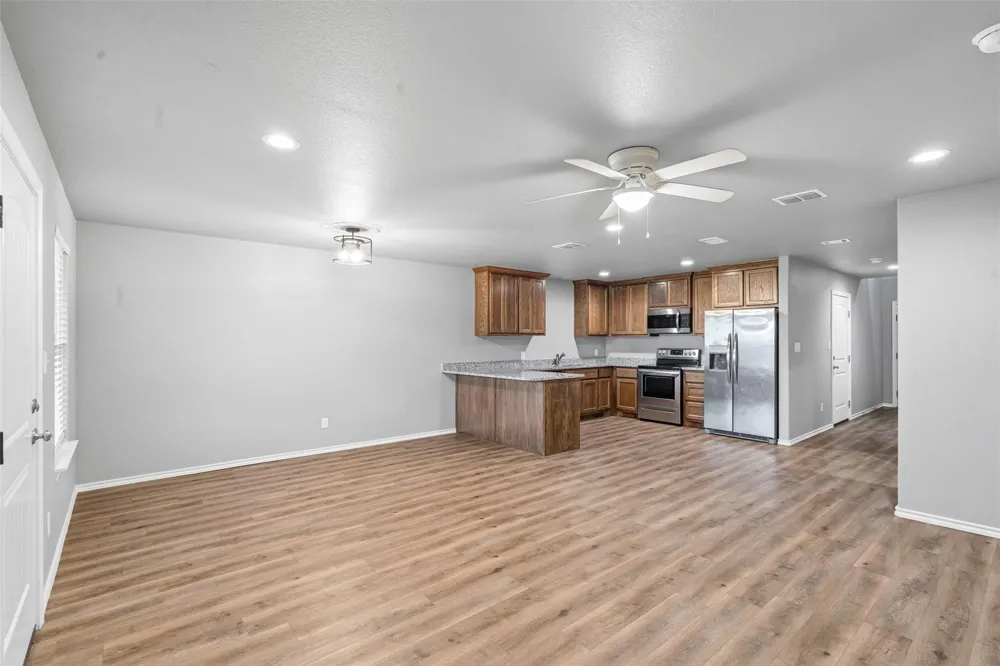 136 Abbey Park Court Granbury, TX 76049