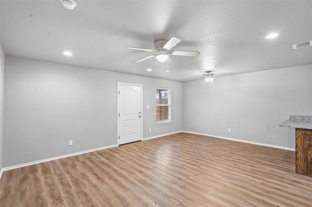 136 Abbey Park Court Granbury, TX 76049