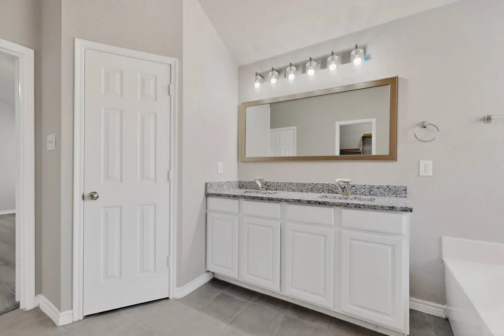612 Mooney Drive Saginaw, TX 76179