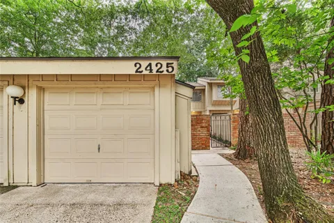 2425 W Settlers Way