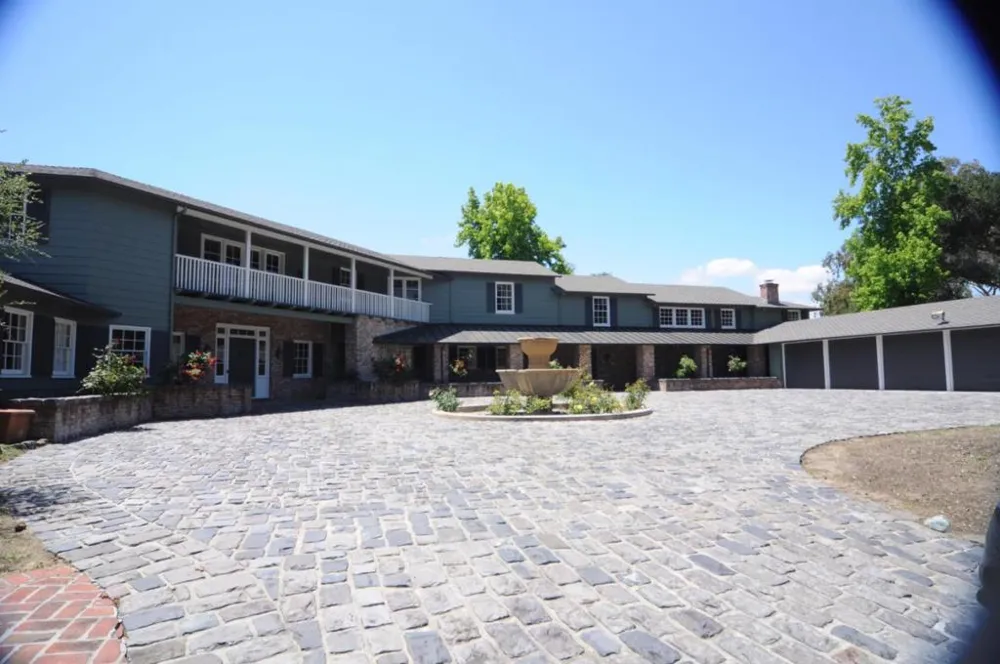 389 Moore Road Woodside, CA 94062
