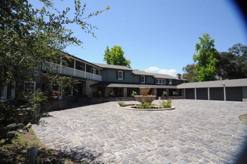 389 Moore Road Woodside, CA 94062