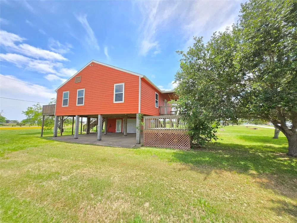 205 Buckskin Drive Palacios, TX 77465
