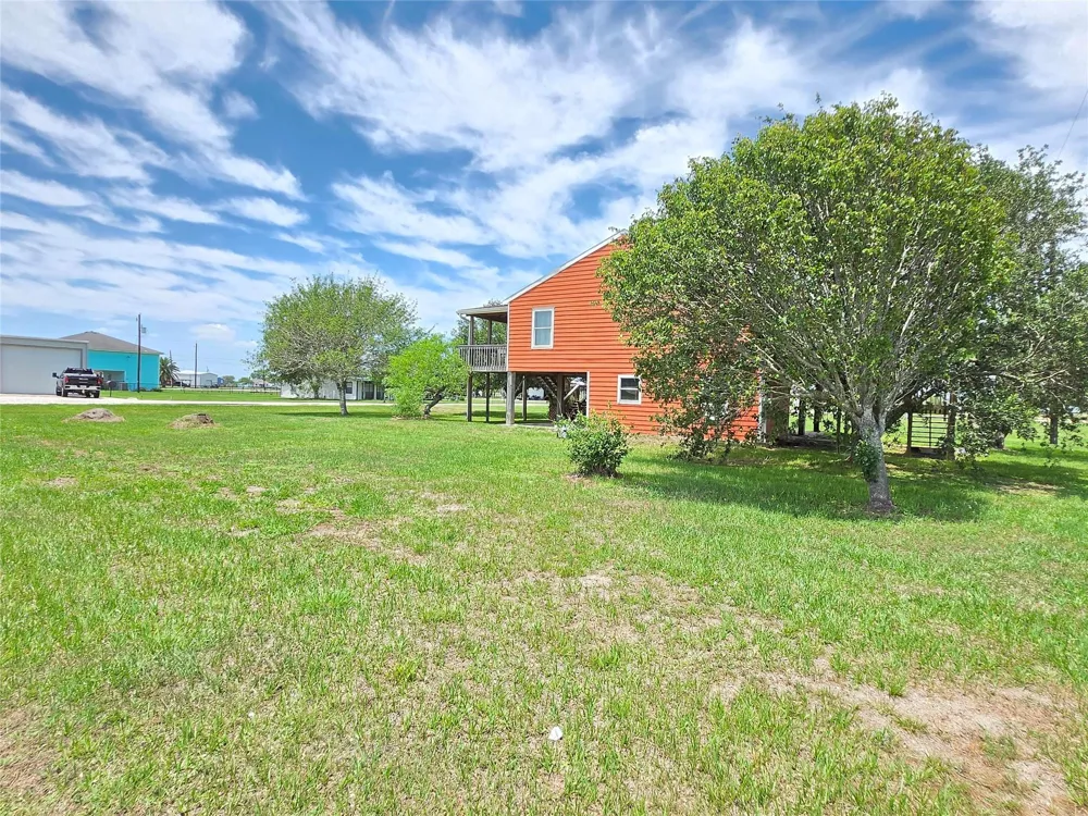 205 Buckskin Drive Palacios, TX 77465