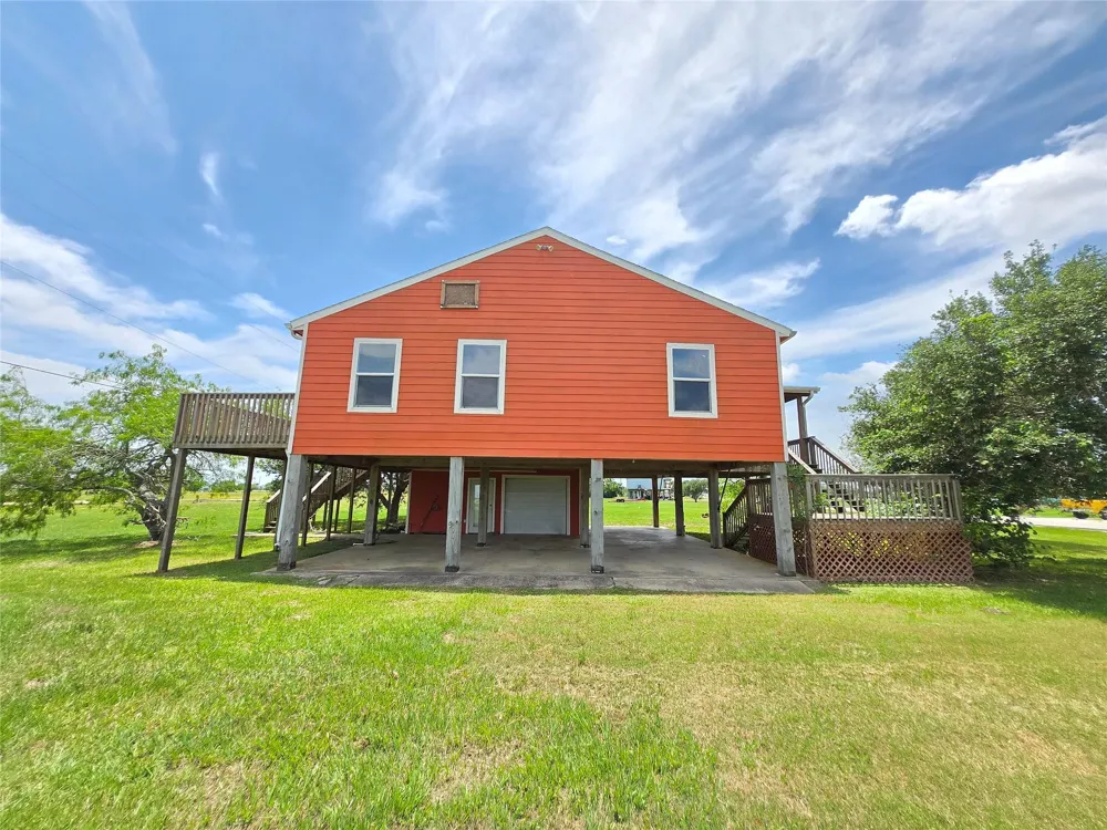 205 Buckskin Drive Palacios, TX 77465