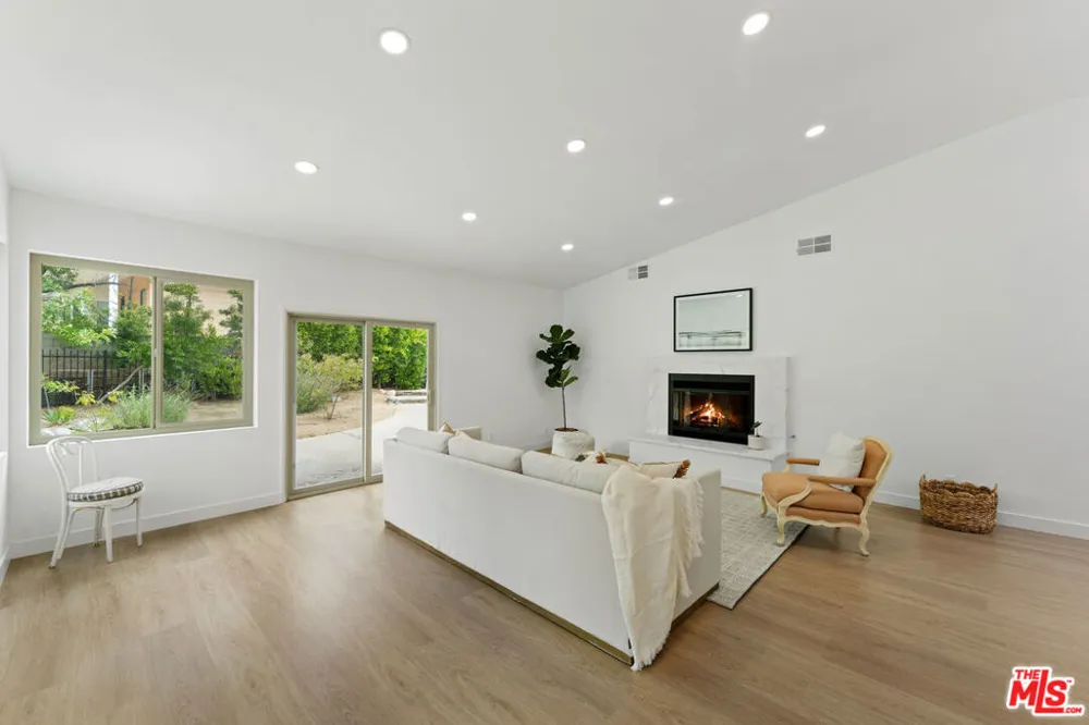 24228 Dry Canyon Cold Creek Road Calabasas, CA 91302