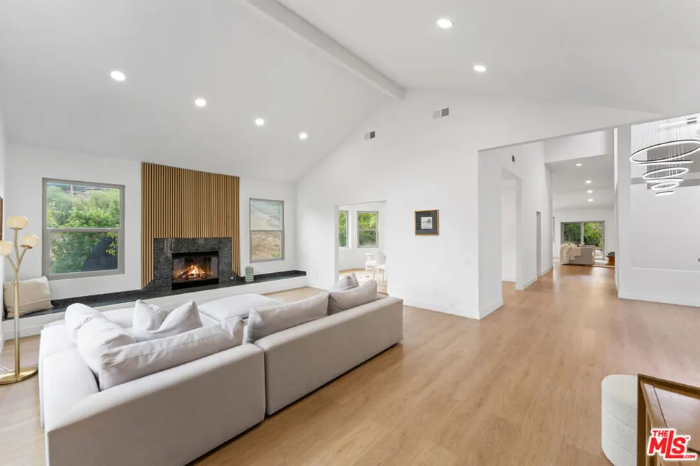 24228 Dry Canyon Cold Creek Road Calabasas, CA 91302