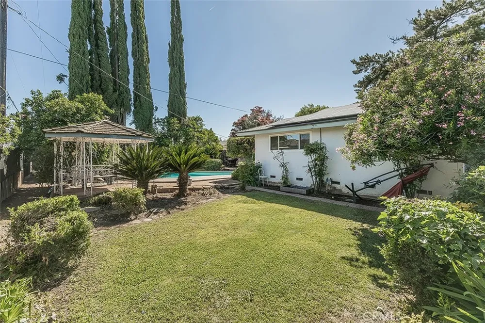 6326 Bergeron Fresno, CA 93704