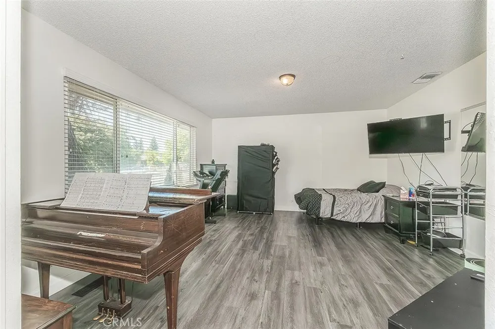6326 Bergeron Fresno, CA 93704