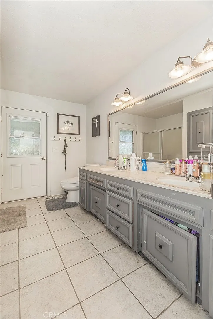 6326 Bergeron Fresno, CA 93704